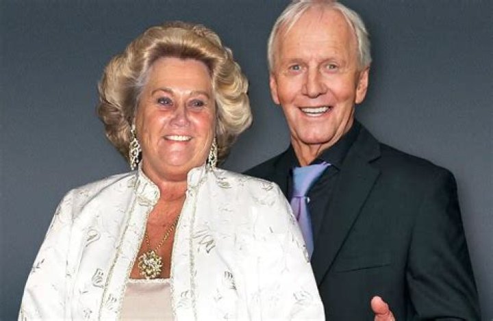 Celebrities: Paul Hogan And Noelene Edwards's Eternal Bond
